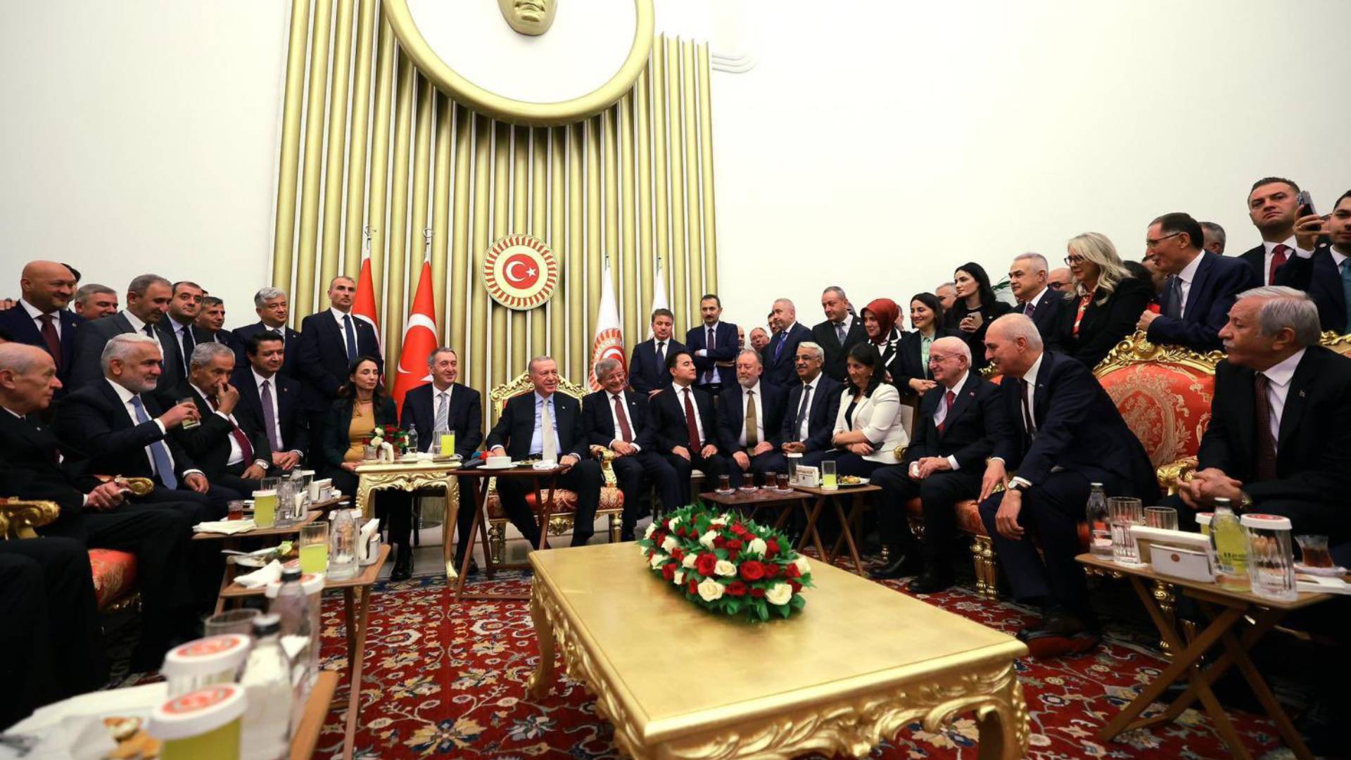 erdogan chpyi meclis acilisindaki liderler bulusmasi uzerinden hedef aldi eski ittifak ortaklarini linc ettirenler millete neler yapmaz Ksnz9Sel