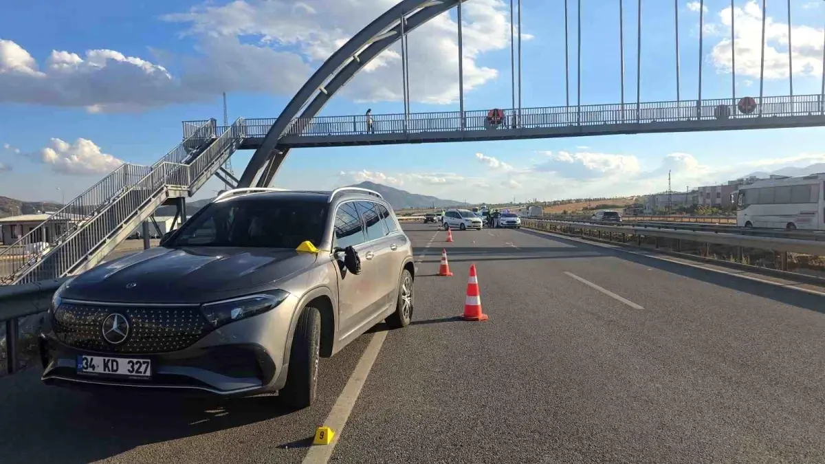 gaziantepte yolun karsisina gecerken otomobilin carptigi cocuk hayatini kaybetti EaZsvsnc.jpg